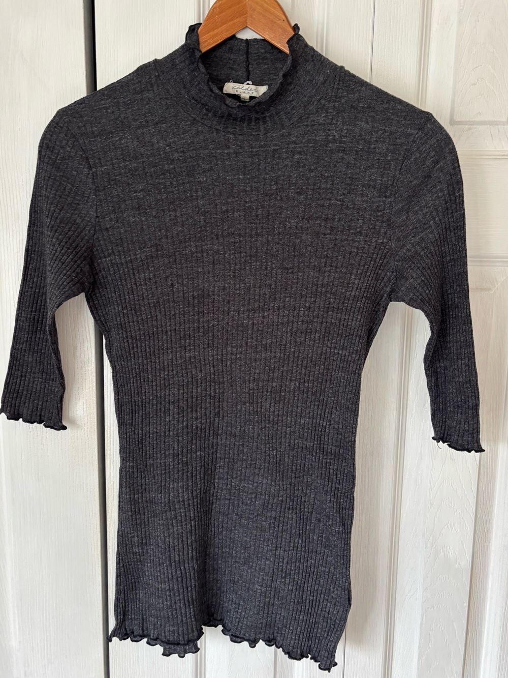 Calder Blake Heathered Grey Ribbed Base Layer Scalloped Turtle Neck Size Large